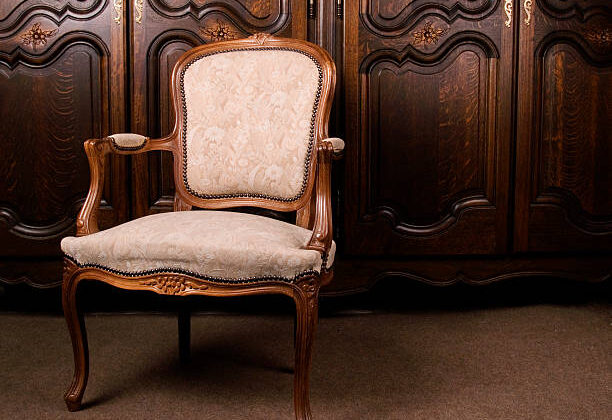 The Dos and Don’ts of Moving Antique Furniture